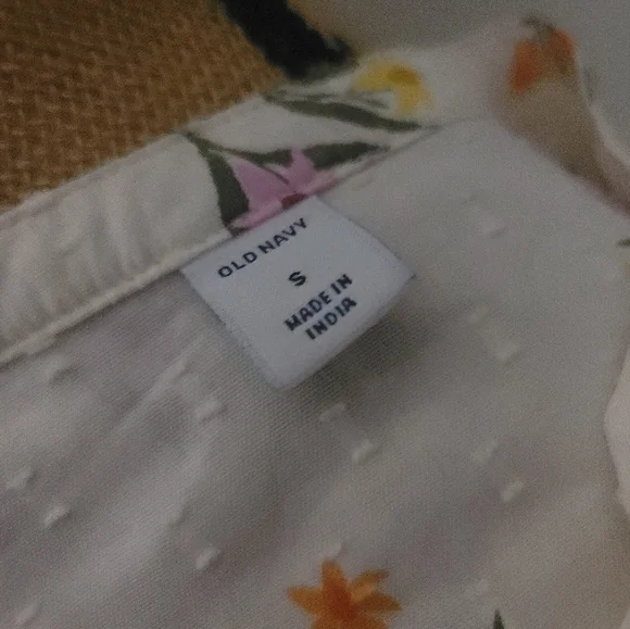 Old navy floral blouse size small - Picture 4 of 5